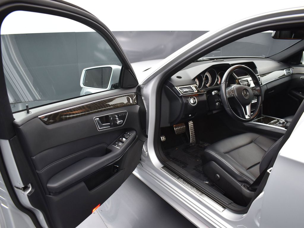 2016 Mercedes Benz E 350 photo 4