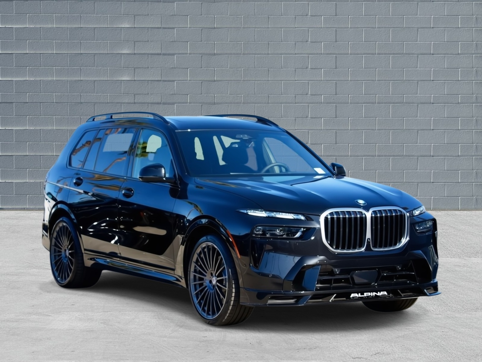 2026 BMW X7 ALPINA XB7's photo