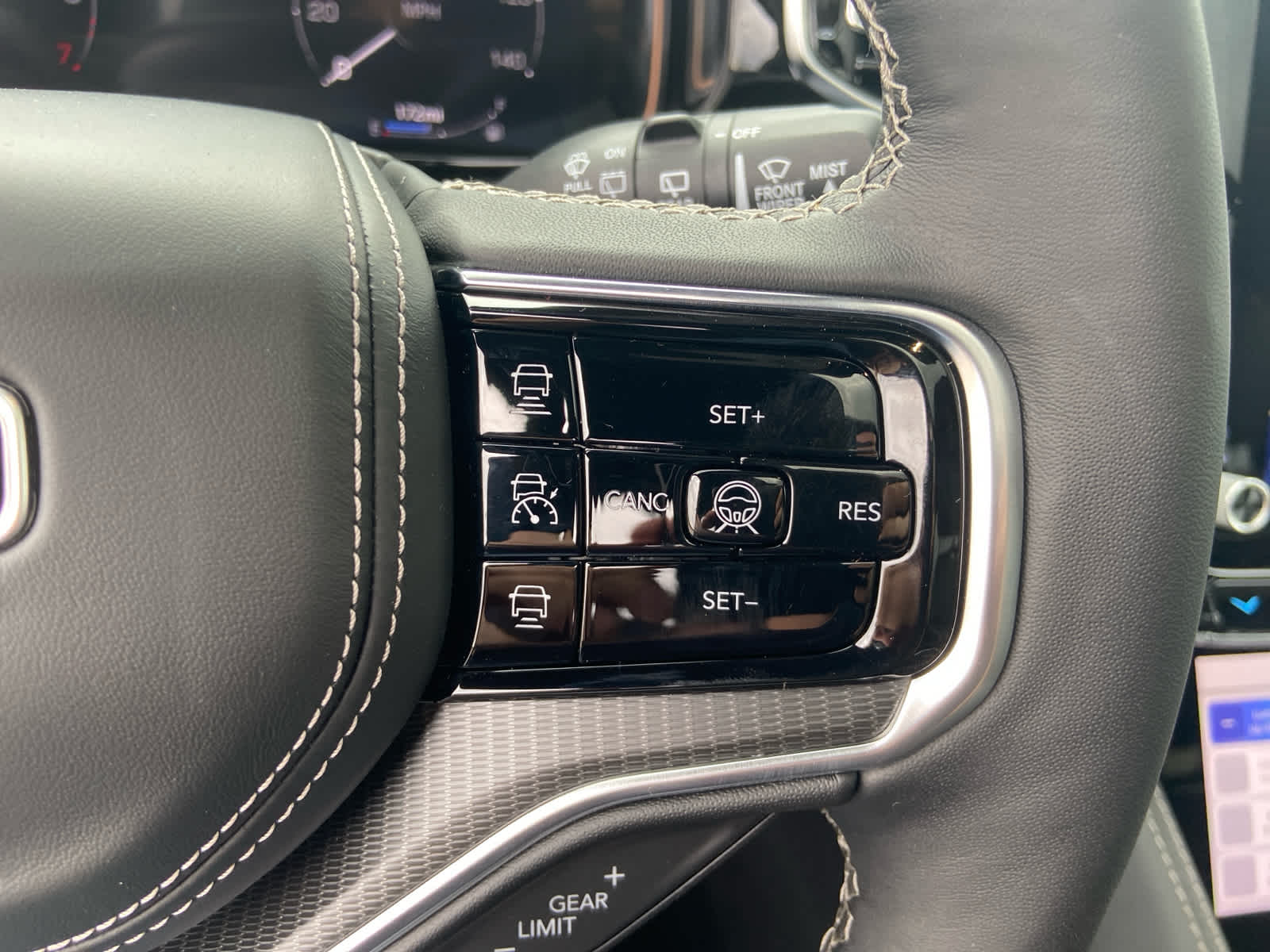 2025 Jeep Grand Wagoneer L II Obsidian photo 25