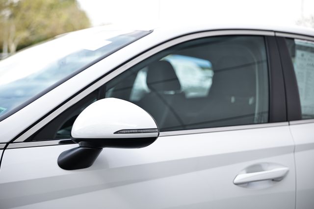 2023 Hyundai Sonata SE photo 9