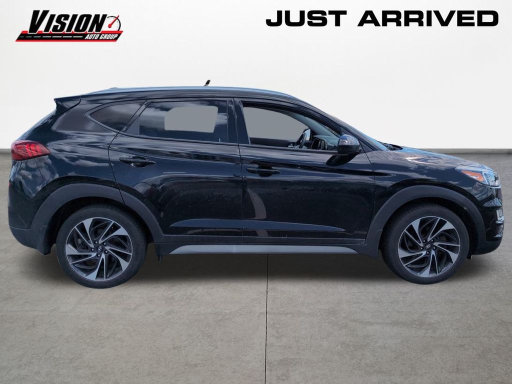 2019 Hyundai Tucson Sport photo 3