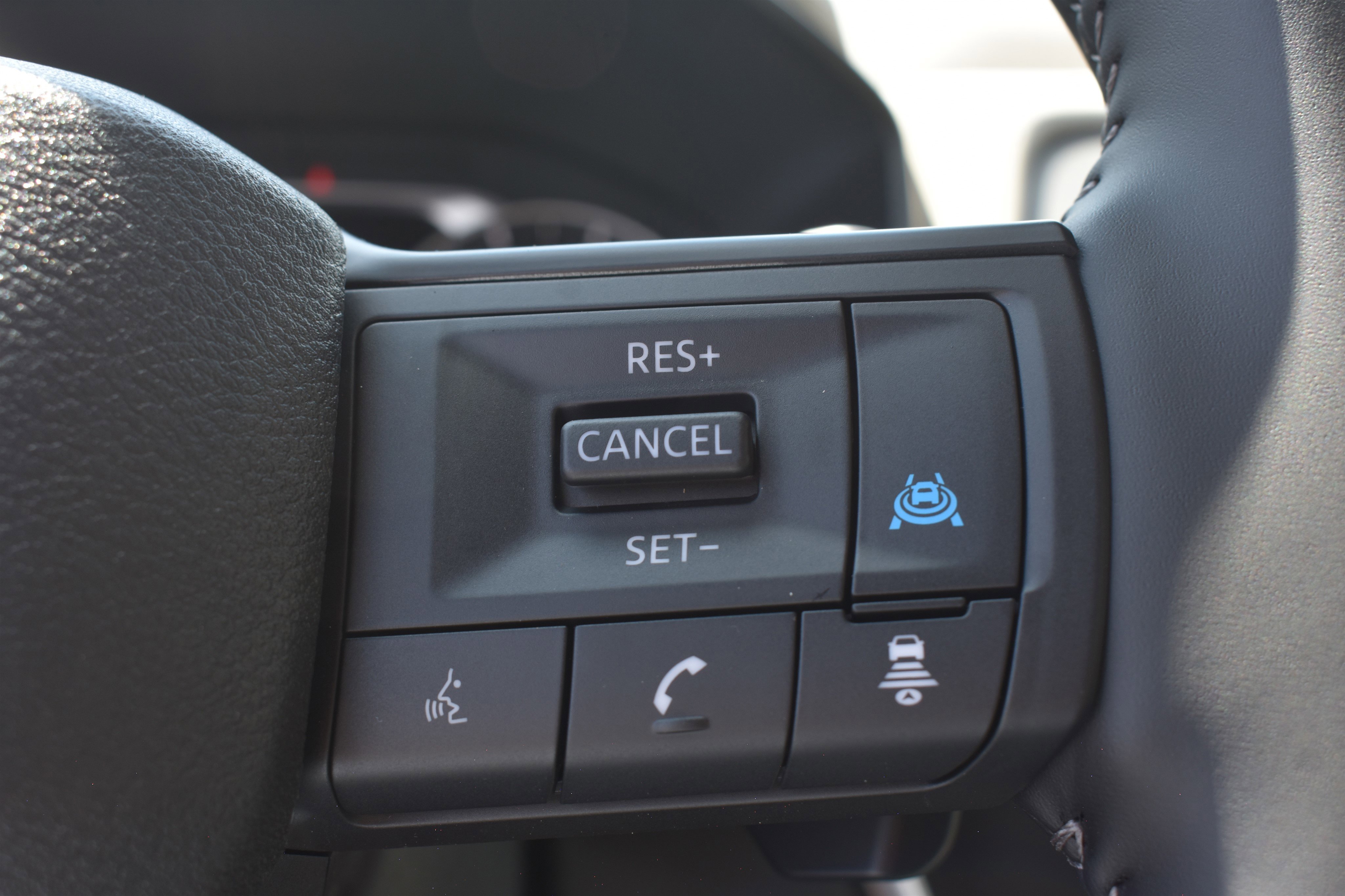 2026 Nissan Rogue SV photo 8