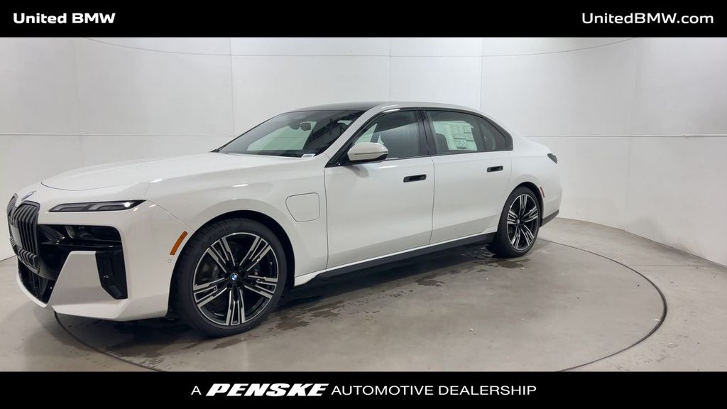 2026 Bmw 750e photo 4