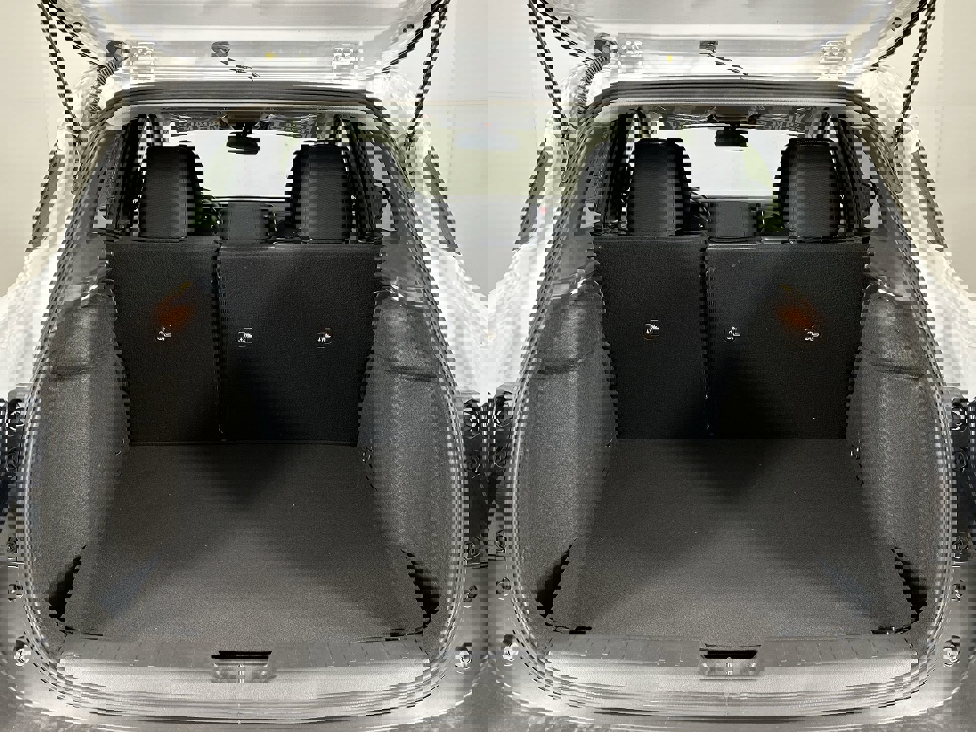 2025 Nissan Kicks SV photo 23