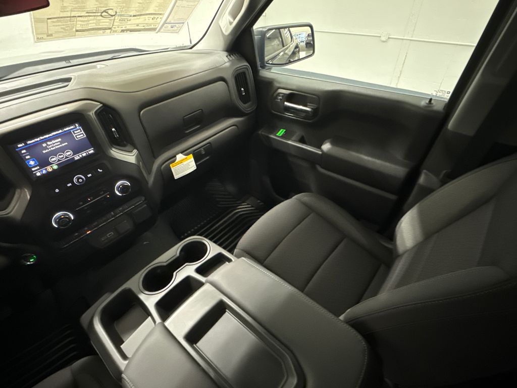 2025 Chevrolet Silverado 1500 Custom photo 21