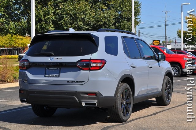 2025 Honda Pilot Black Edition photo 2