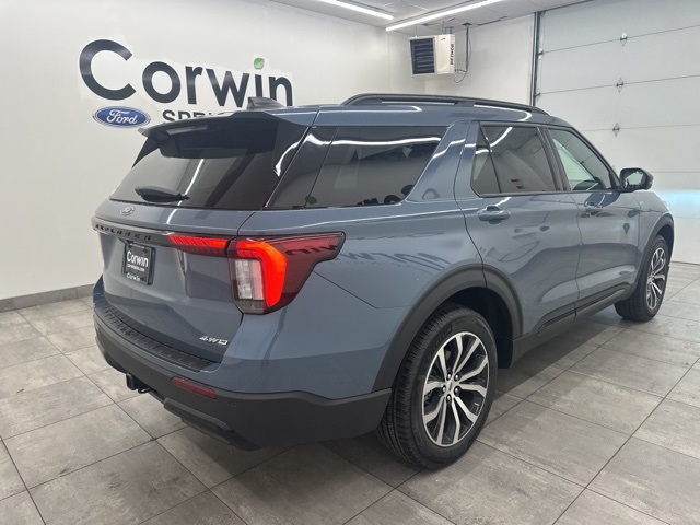 2025 Ford Explorer ST-Line photo 4