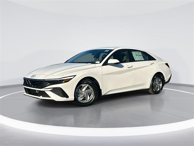 2026 Hyundai Elantra SE's photo