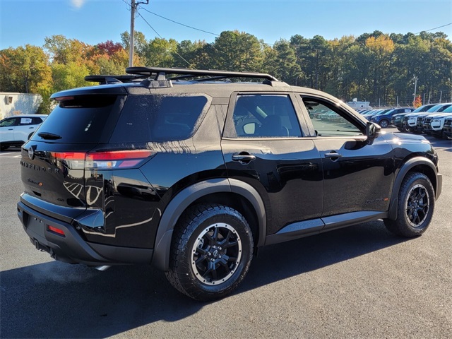 2025 Nissan Pathfinder Rock Creek photo 2