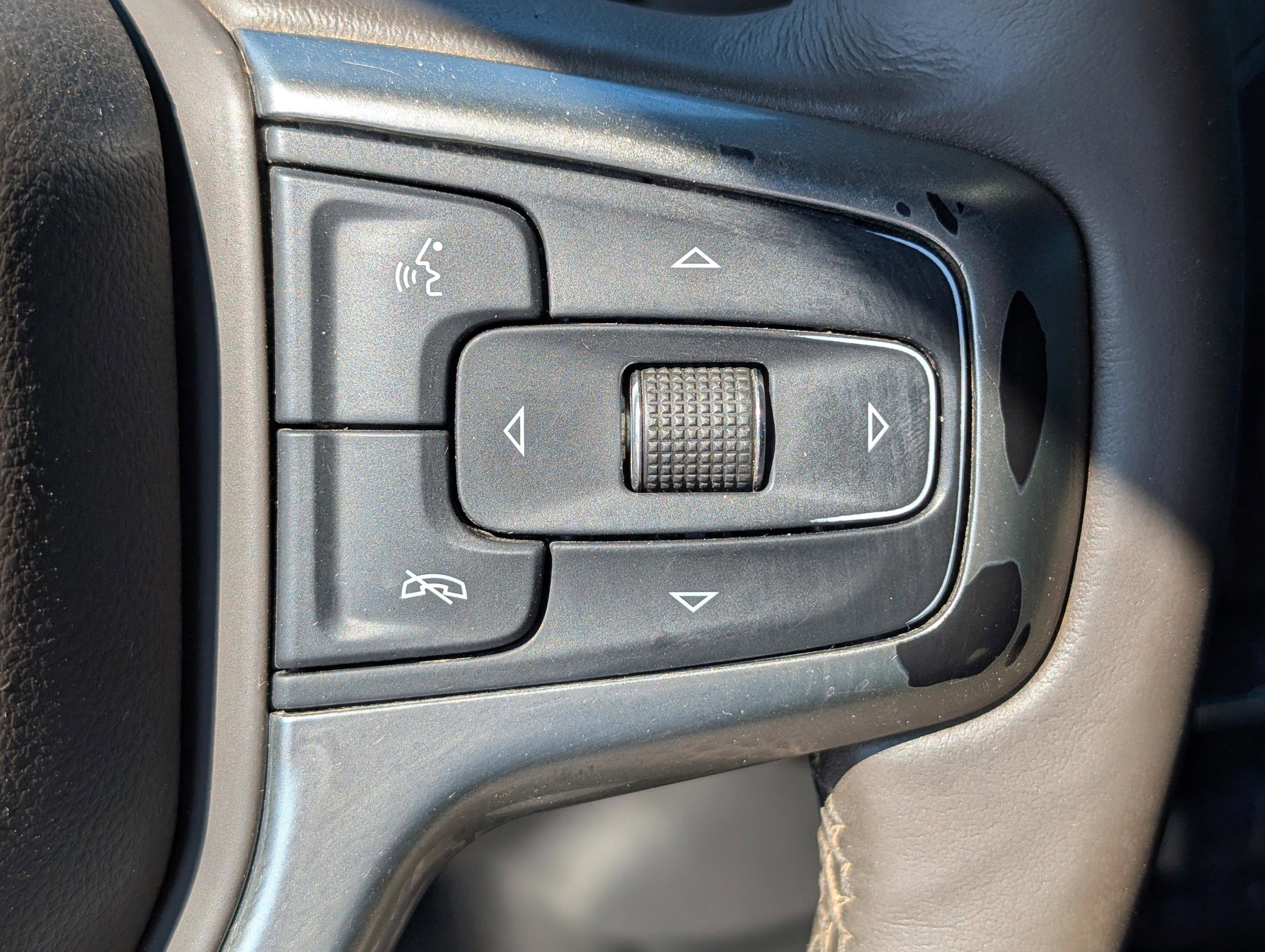 2020 Chevrolet Silverado 1500 RST photo 17