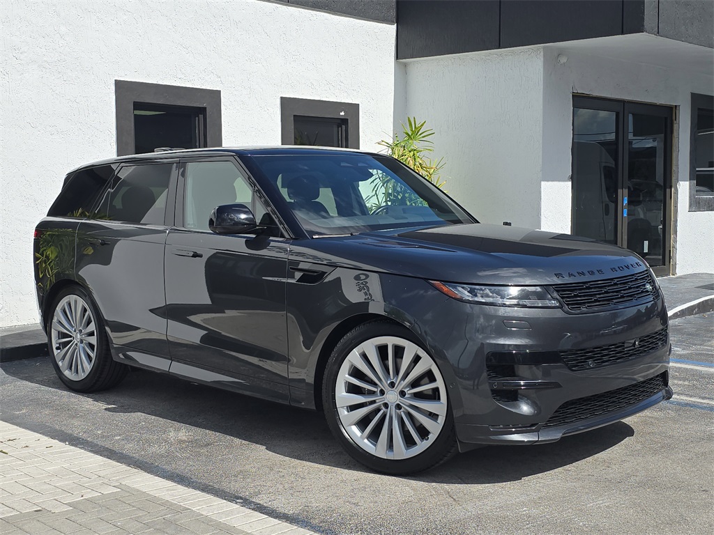 2024 Land Rover Range Rover Sport SE photo 2