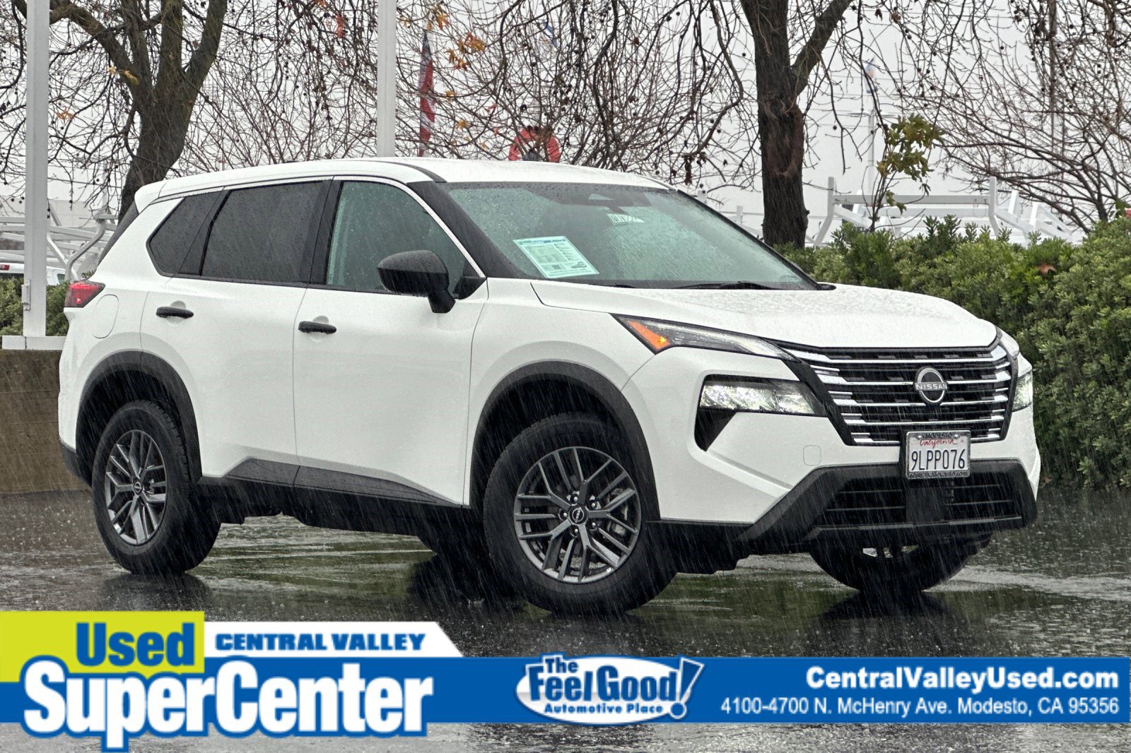 2024 Nissan Rogue S's photo