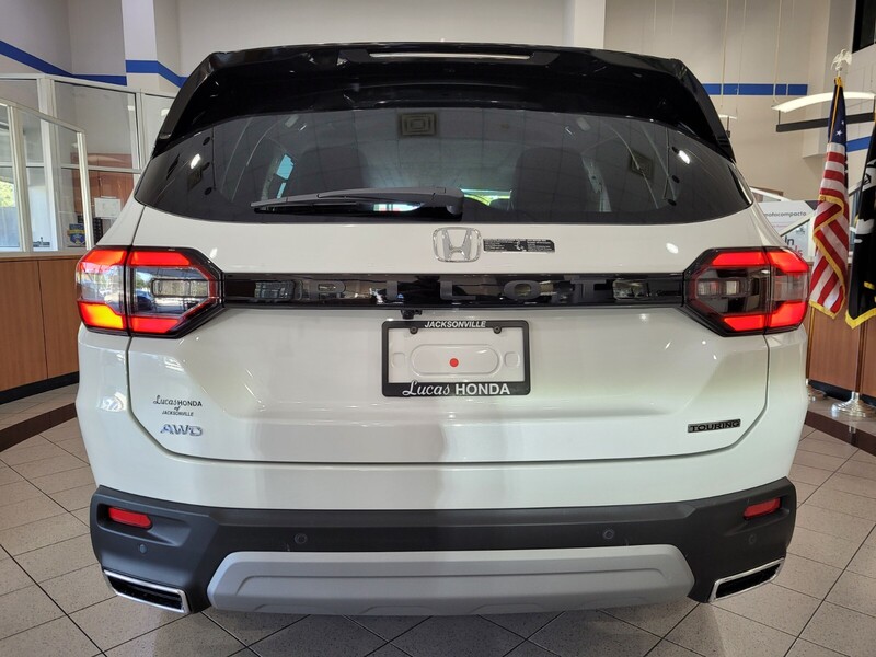 2025 Honda Pilot Touring photo 5