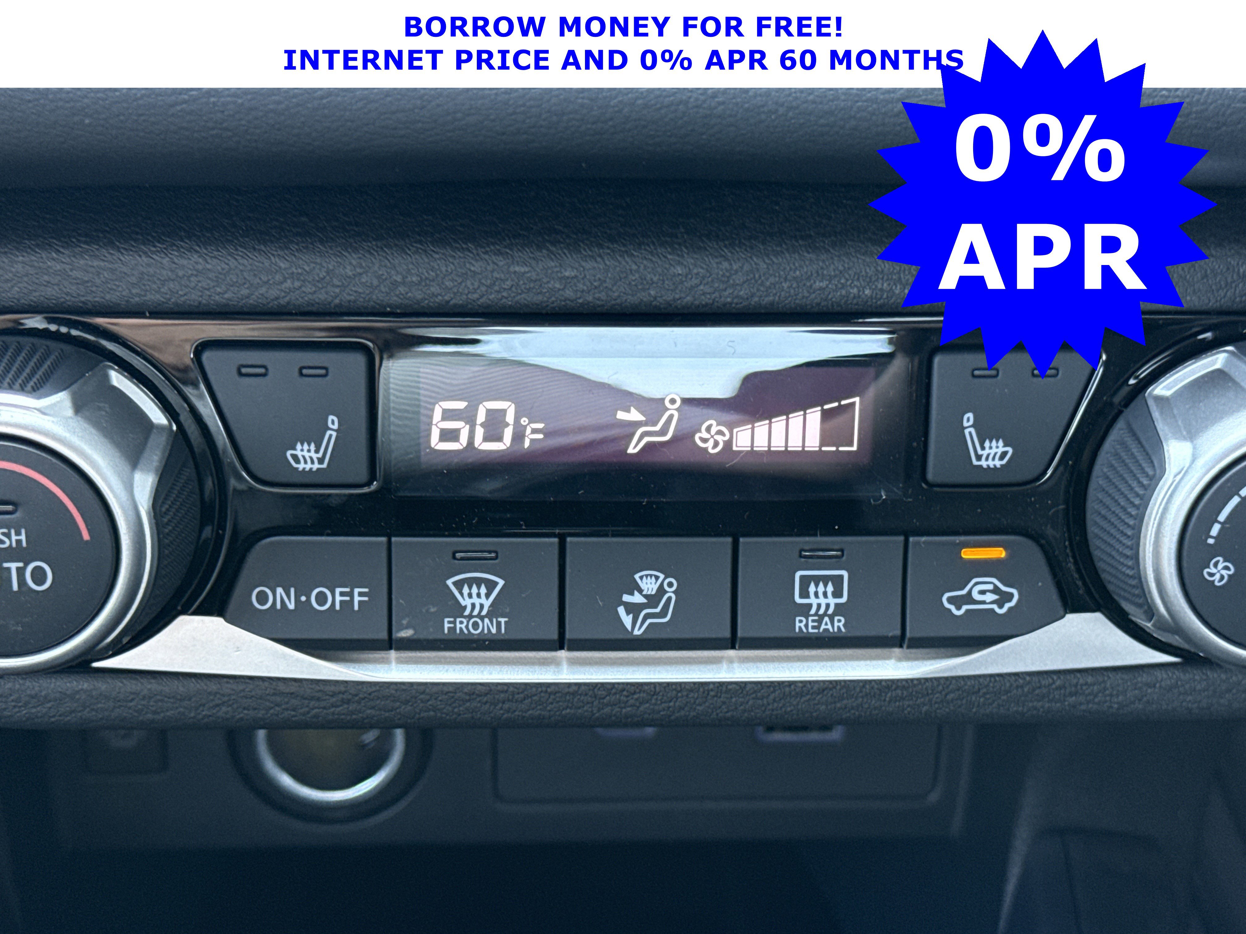 2025 Nissan Versa SR photo 3