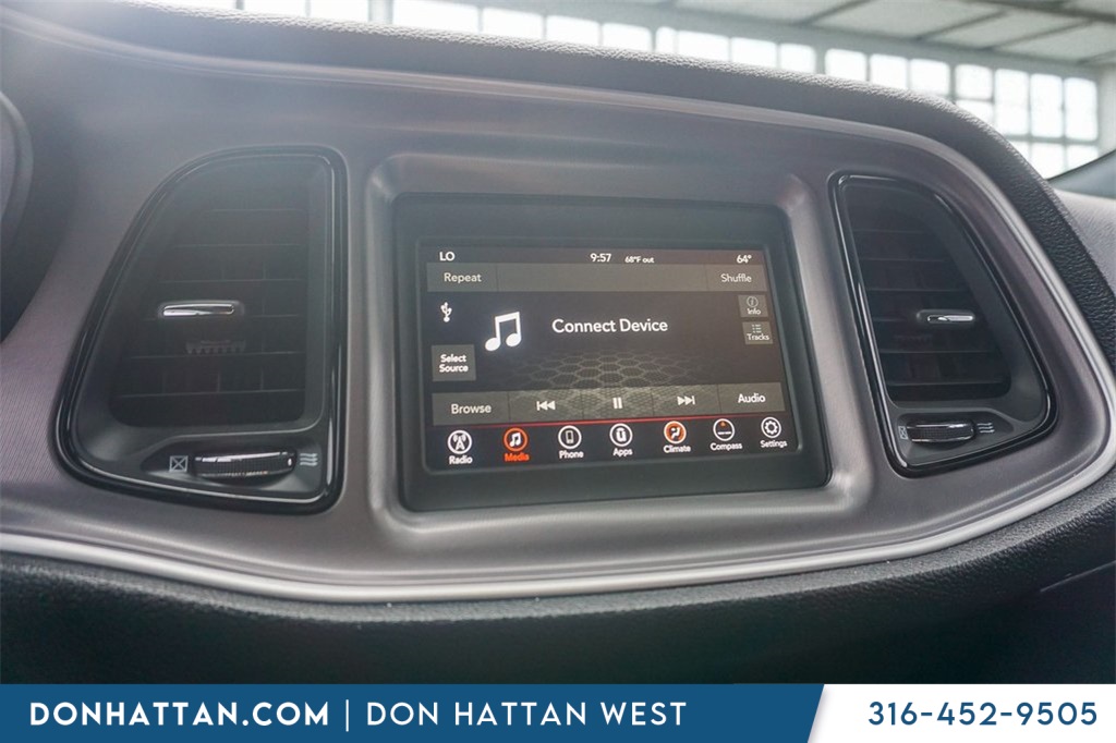 2019 Dodge Challenger SXT photo 5