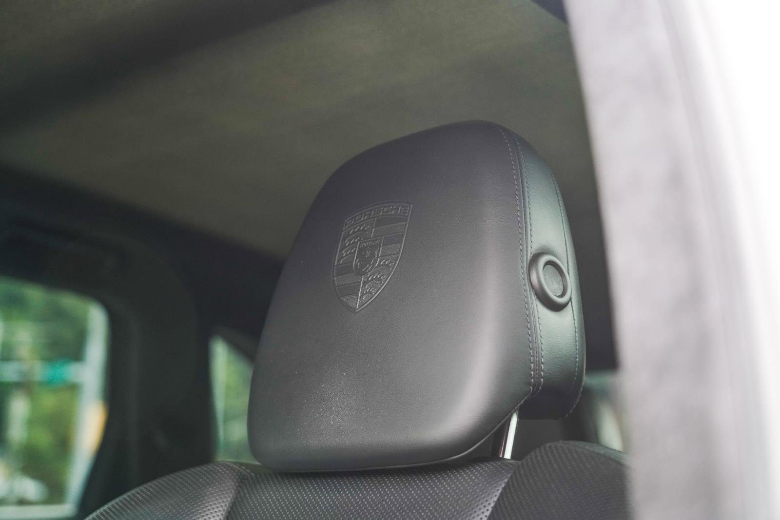 2016 Porsche Cayenne Turbo photo 21