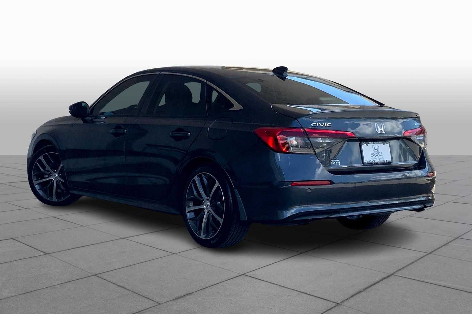 2022 Honda Civic Touring photo 11
