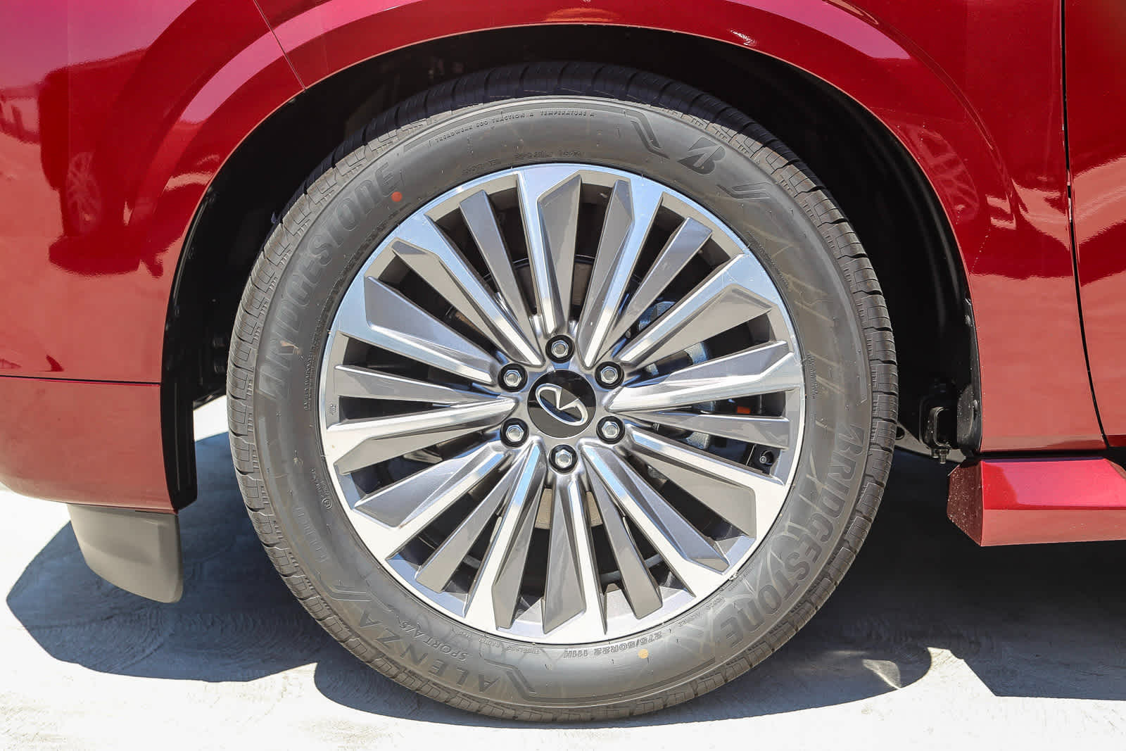 2025 Infiniti QX80 Luxe photo 11