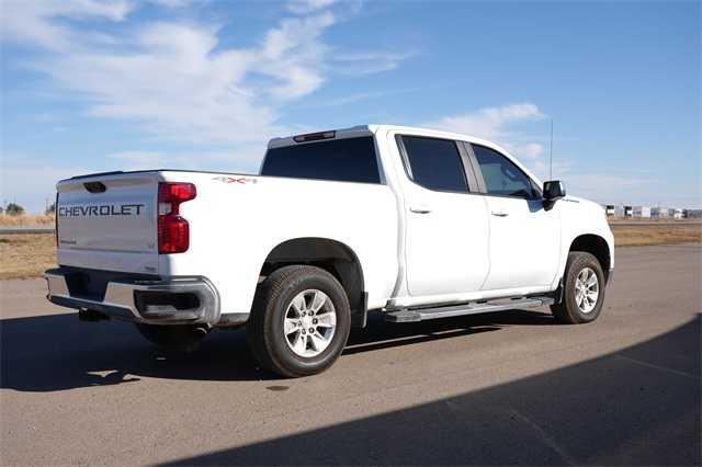 2023 Chevrolet Silverado 1500 LT photo 2