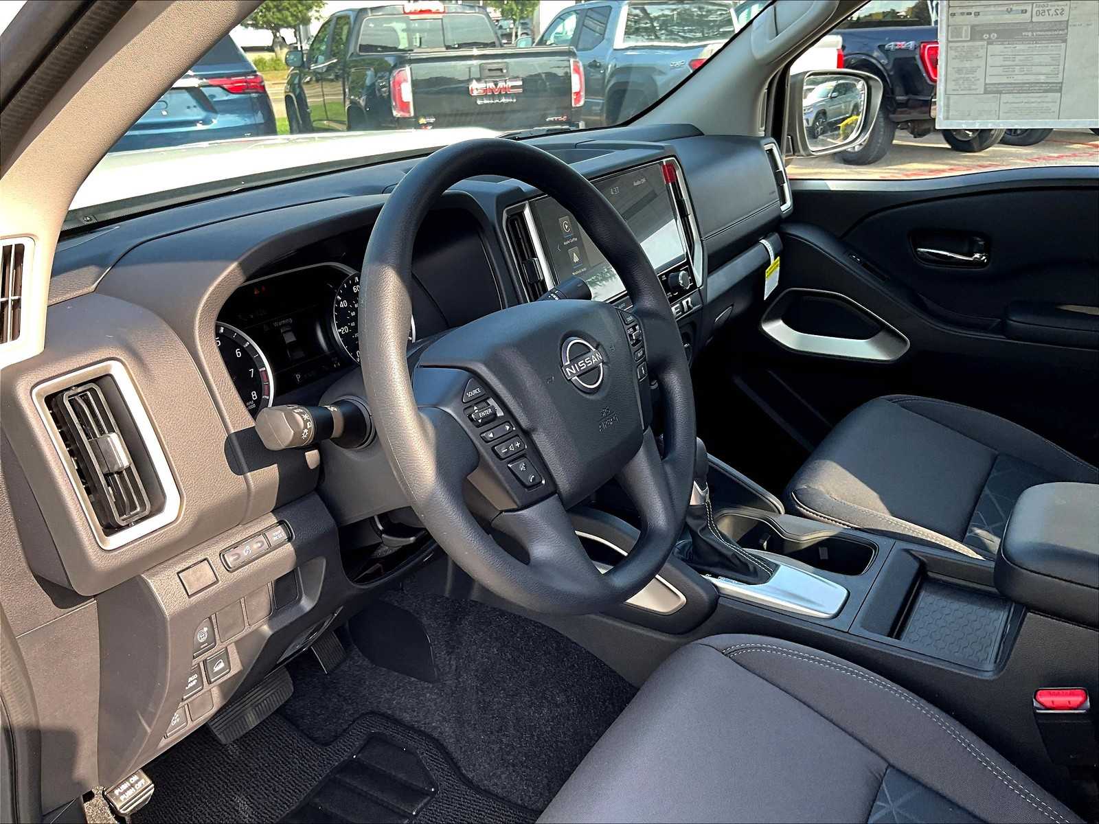2025 Nissan Frontier SV photo 8
