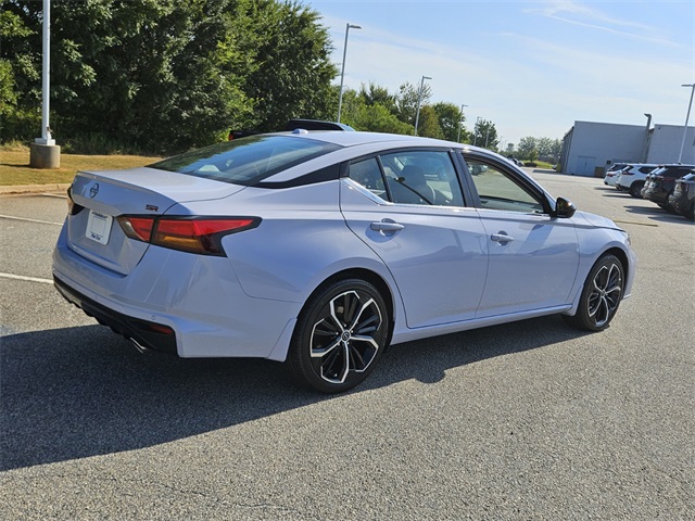 2025 Nissan Altima 2.5 SR photo 12