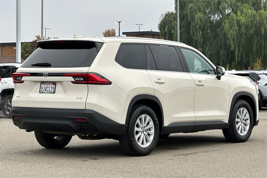 2024 Toyota Grand Highlander XLE photo 3