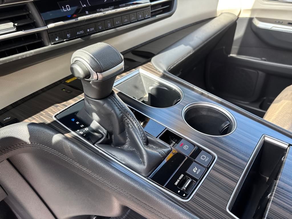 2022 Toyota Sienna Limited photo 21
