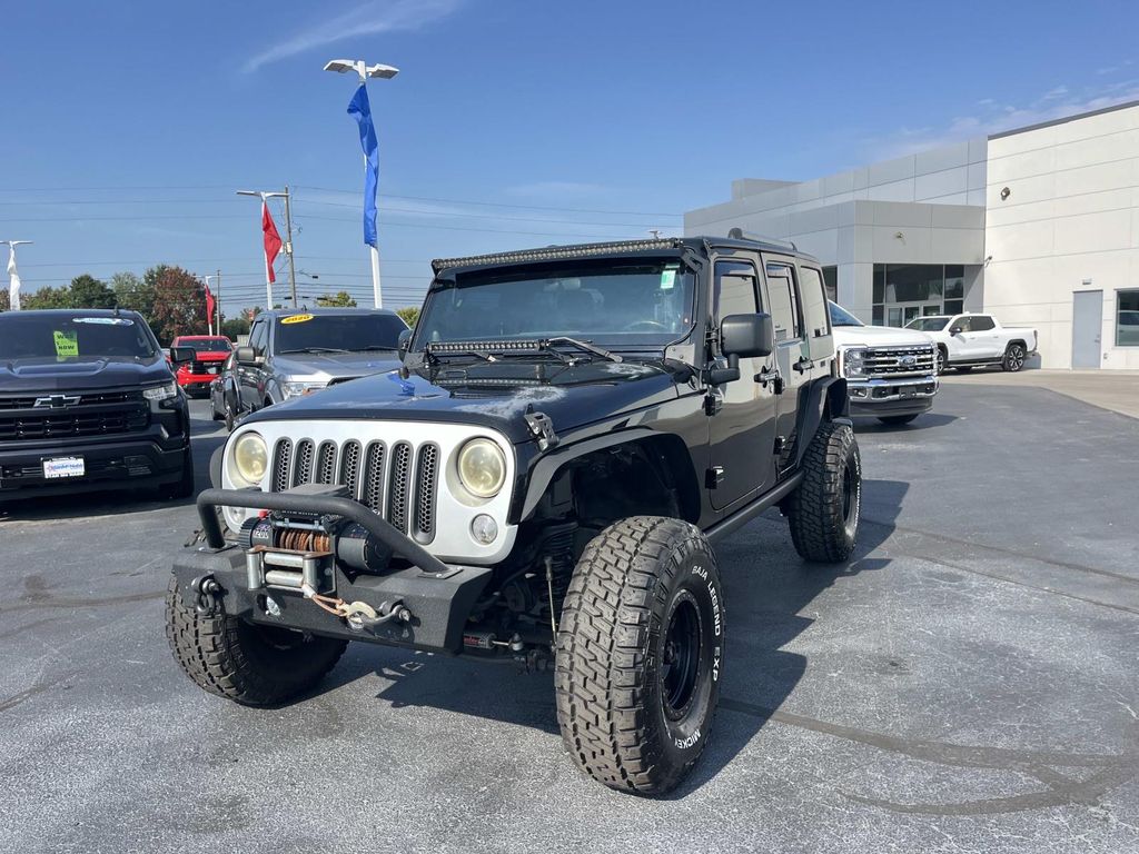 2012 Jeep Wrangler Unlimited Sahara photo 3