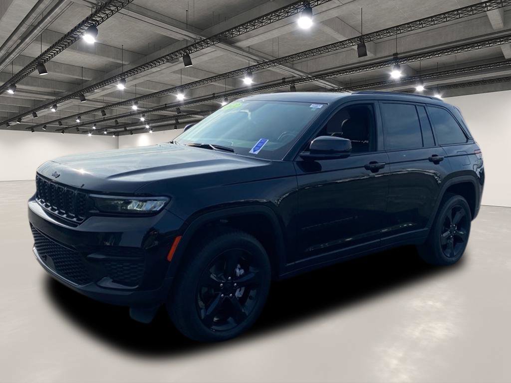 2022 Jeep Grand Cherokee Altitude photo 2