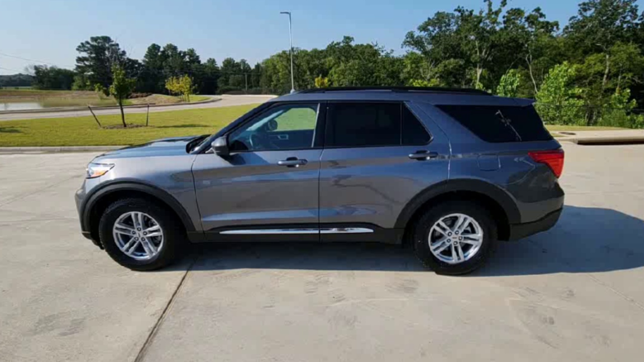 2024 Ford Explorer XLT photo 27