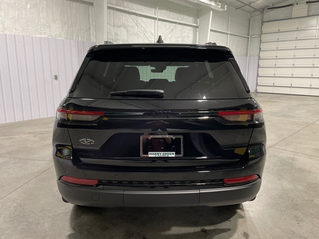 2025 Jeep Grand Cherokee Altitude X photo 3