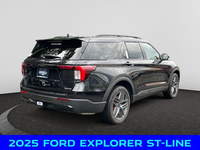 2025 Ford Explorer ST-Line photo 2