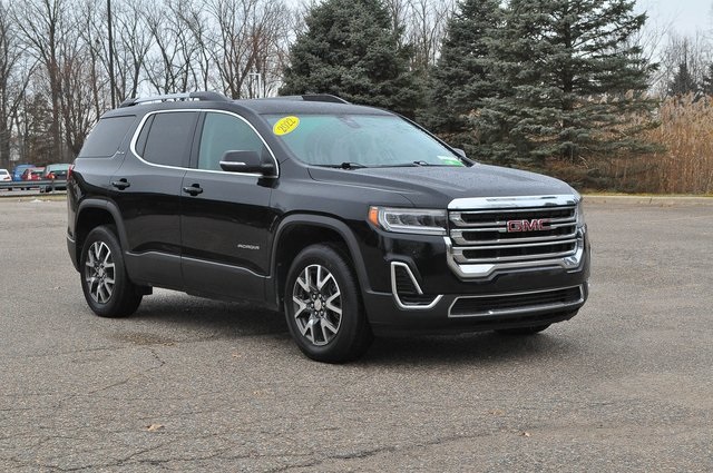 2022 GMC Acadia SLE's photo