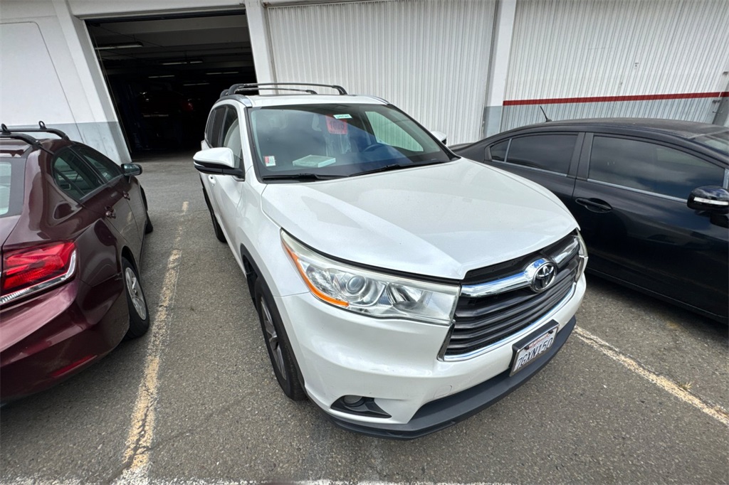 2014 Toyota Highlander XLE photo 2