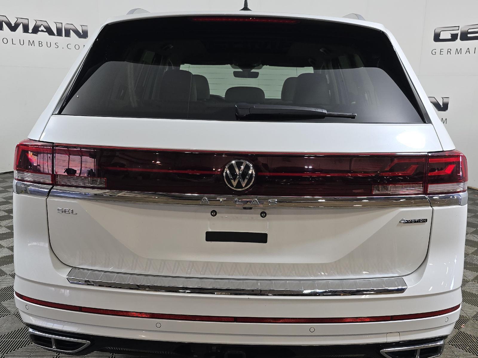 2024 Volkswagen Atlas SEL Premium R-Line photo 13