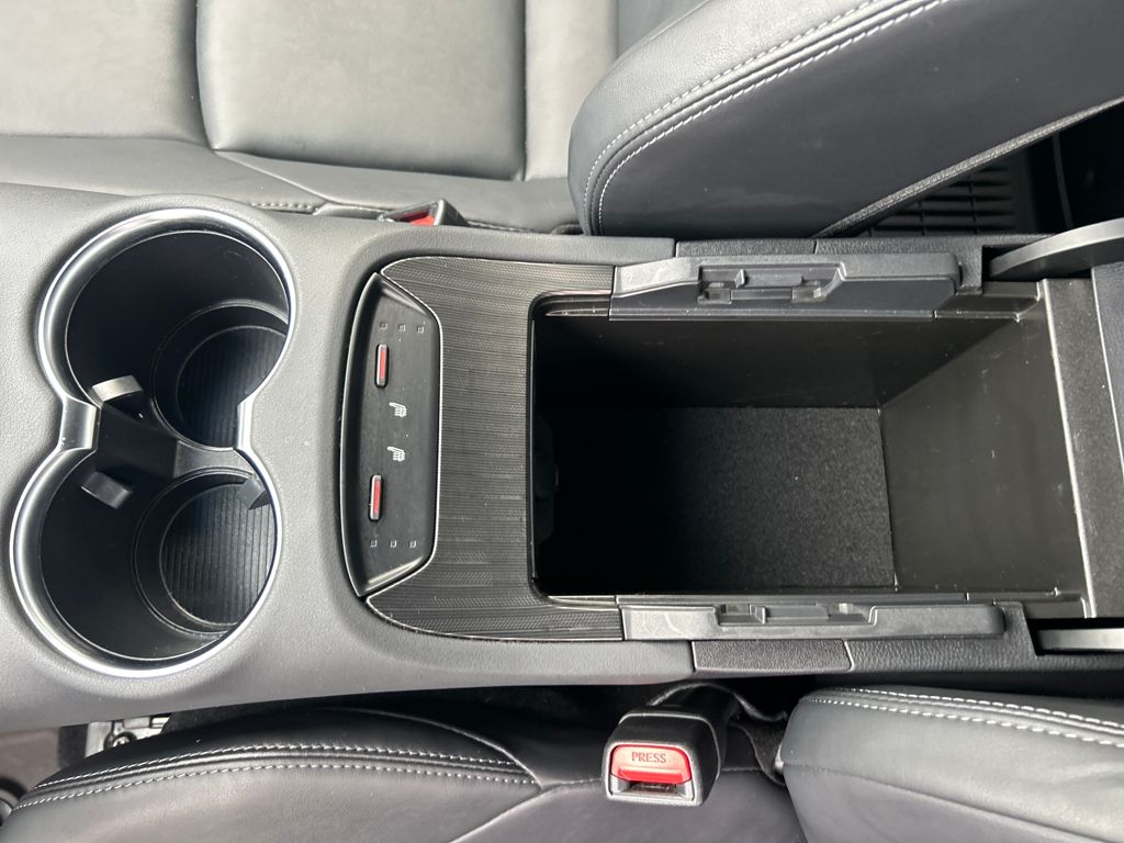 2022 Toyota Venza XLE photo 25