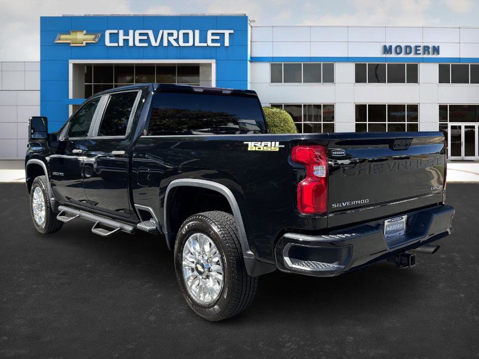2020 Chevrolet Silverado 2500HD Custom photo 3