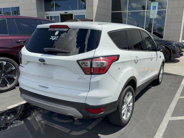 2017 Ford Escape SE photo 2