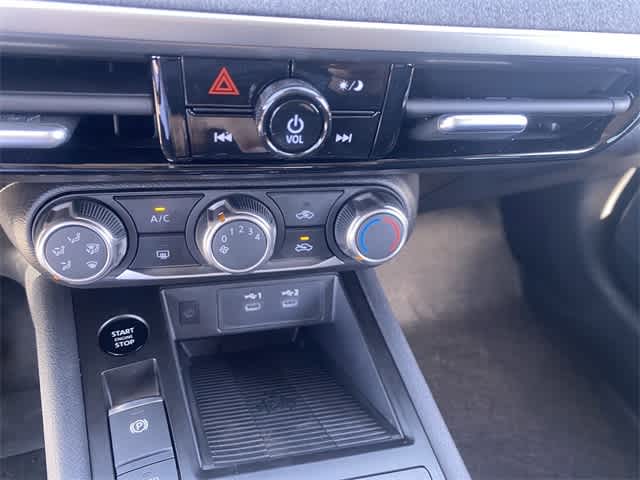 2025 Nissan Kicks SV photo 19