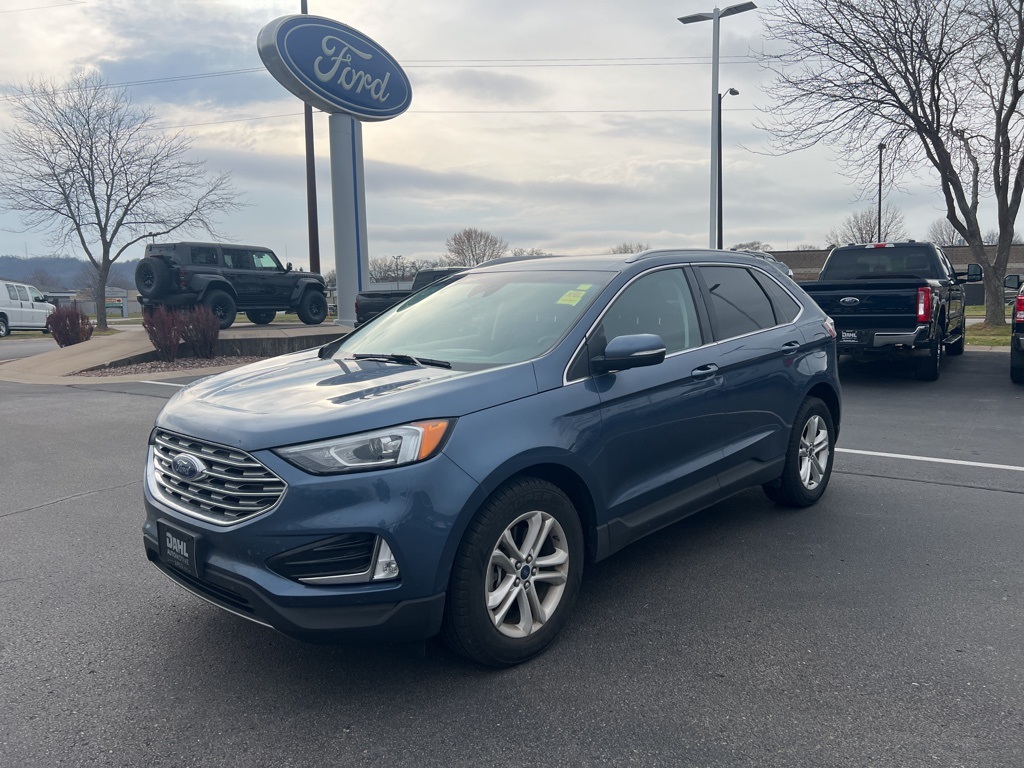2019 Ford Edge SEL photo 2