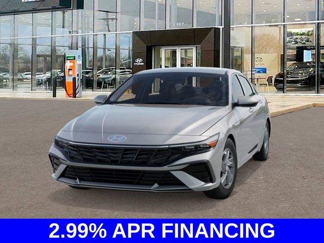 2025 Hyundai Elantra SE photo 4