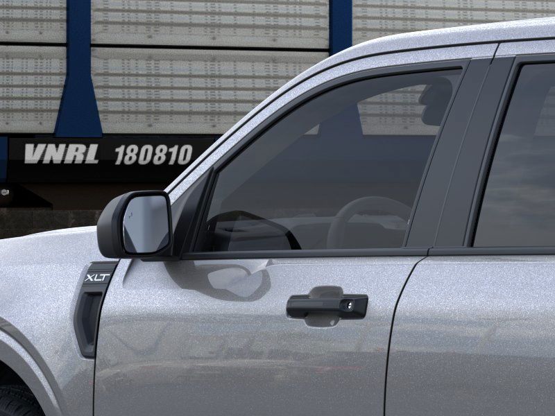 2025 Ford Maverick XLT photo 2