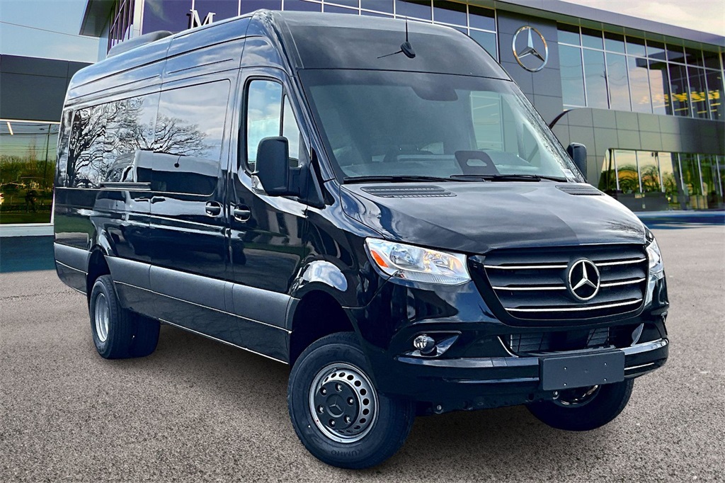 2025 Mercedes-Benz Sprinter Cargo Van Base's photo