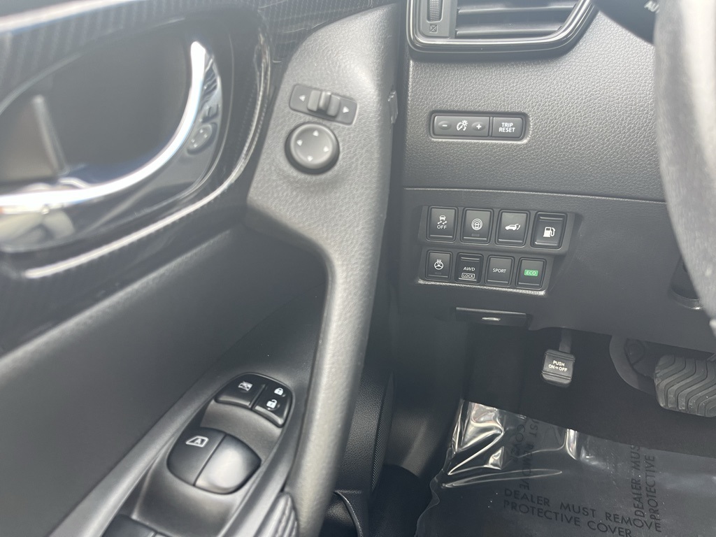2018 Nissan Rogue SL photo 18