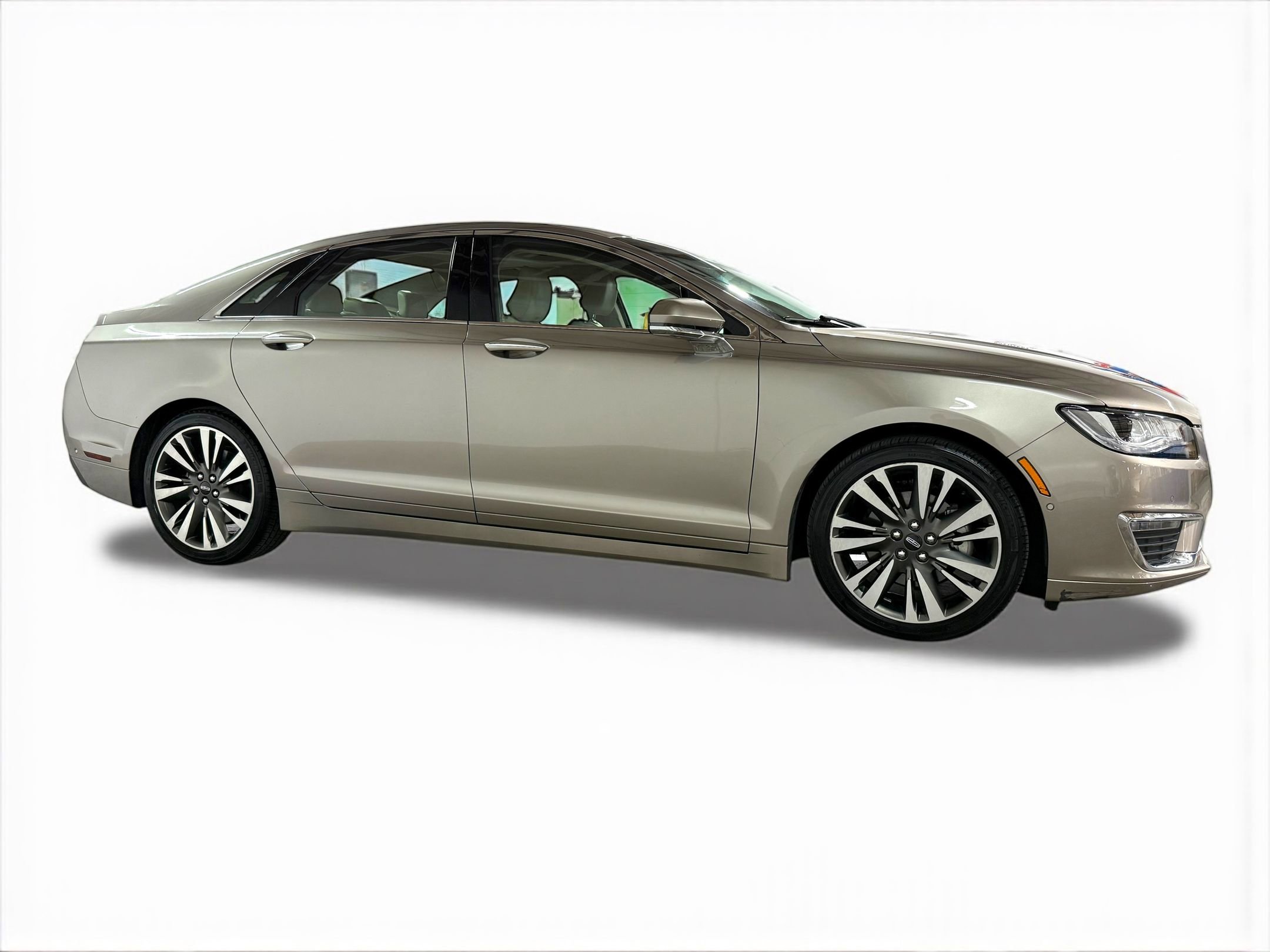 2020 Lincoln MKZ Hybrid Reserve photo 3