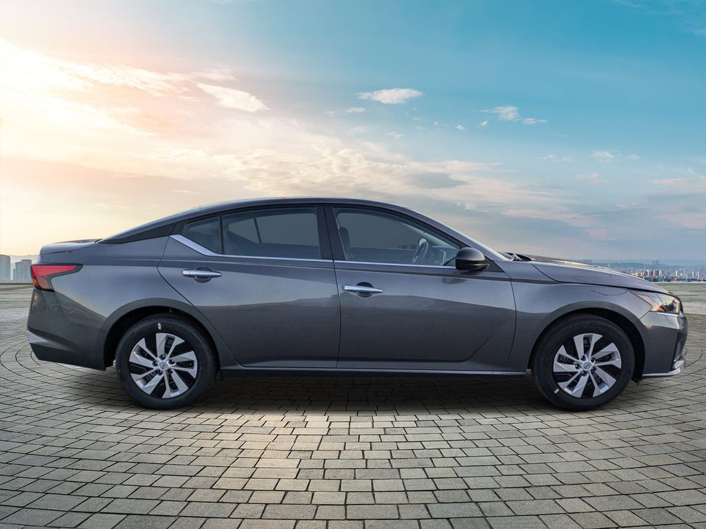 2025 Nissan Altima S photo 2