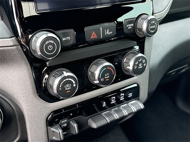 2025 Ram 1500 Tradesman photo 29