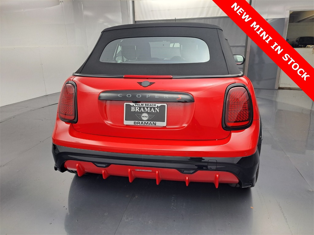 2026 Mini Cooper Convertible Iconic photo 4