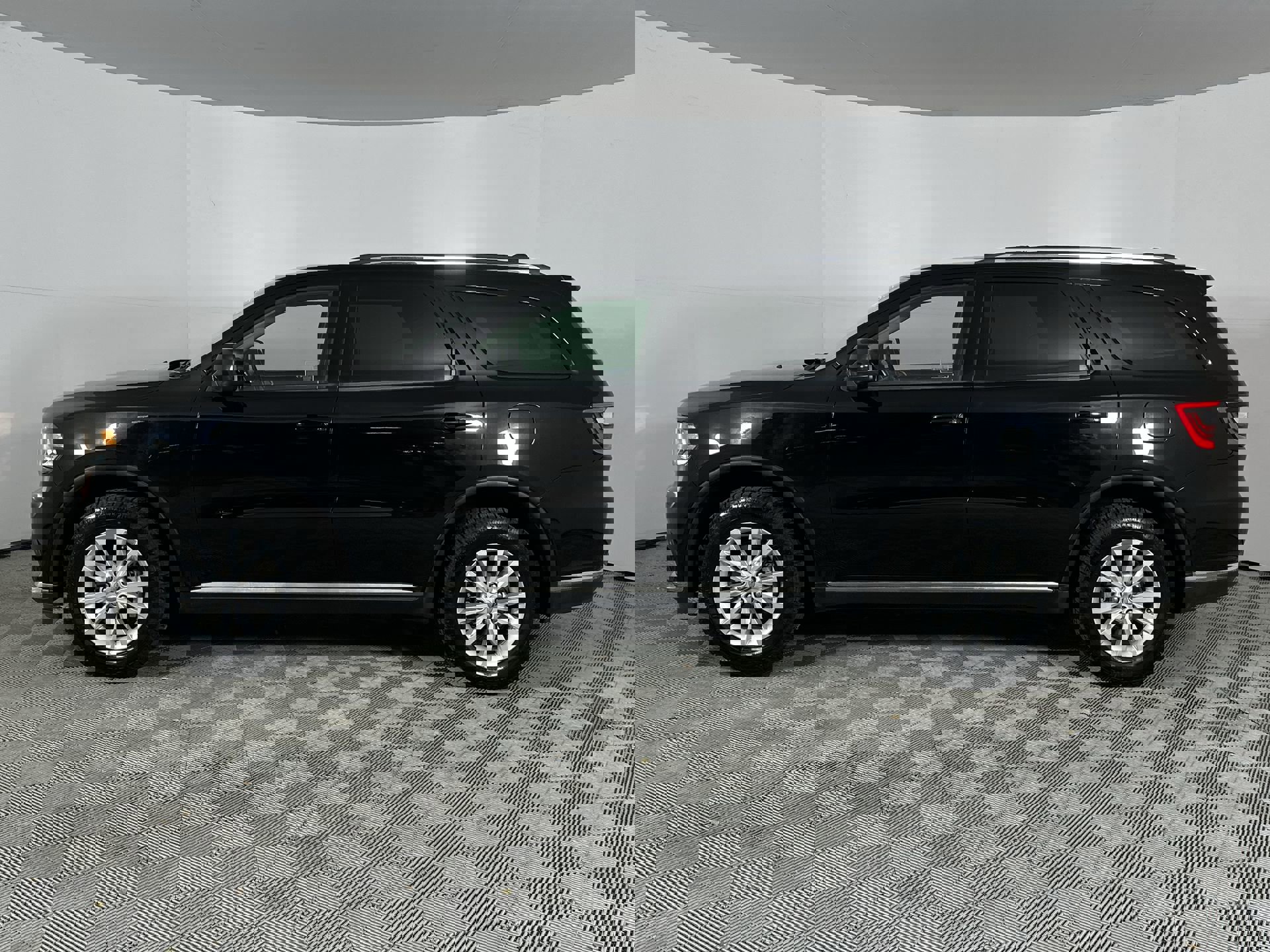 2019 Dodge Durango SXT Plus photo 2