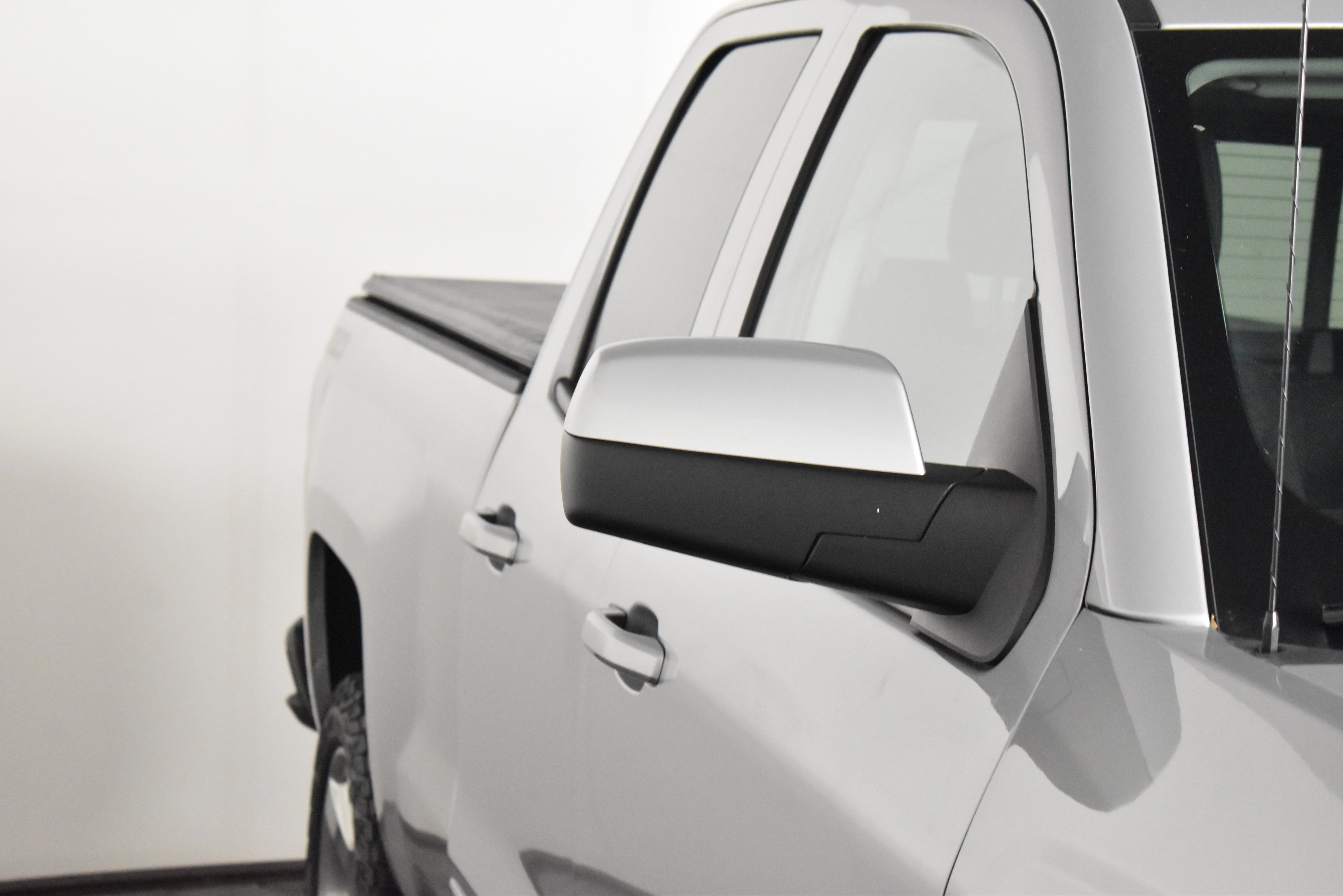 2018 Chevrolet Silverado LT photo 3